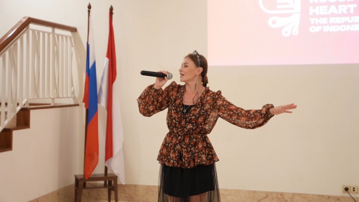 Тульская этно-певица представила новый музыкальный проект в Индонезии Тульская этно-певица представила новый музыкальный проект в Индонезии