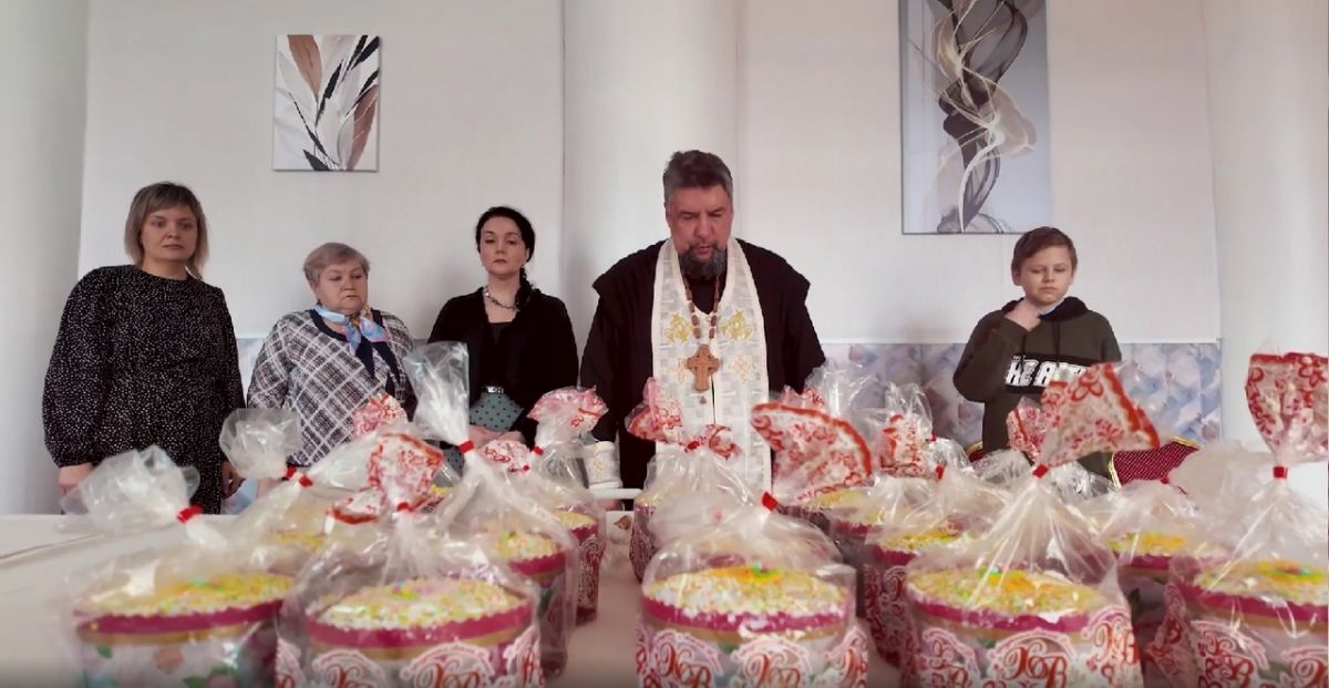 В Суворовском районе поздравили с Пасхой семьи погибших участников СВО В Суворовском районе поздравили с Пасхой семьи погибших участников СВО