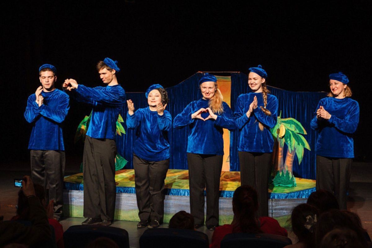 Артисты из Луганска прибыли на гастроли в Тульскую область Артисты из Луганска прибыли на гастроли в Тульскую область