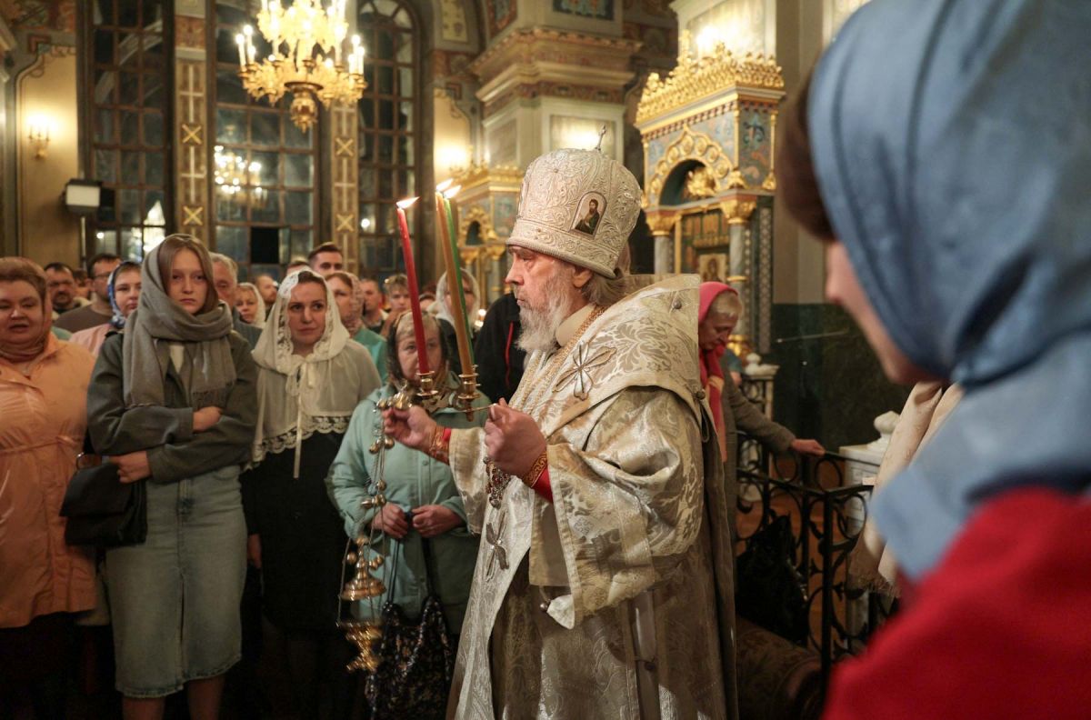 В Тульской области прошли Пасхальные богослужения В Тульской области прошли Пасхальные богослужения