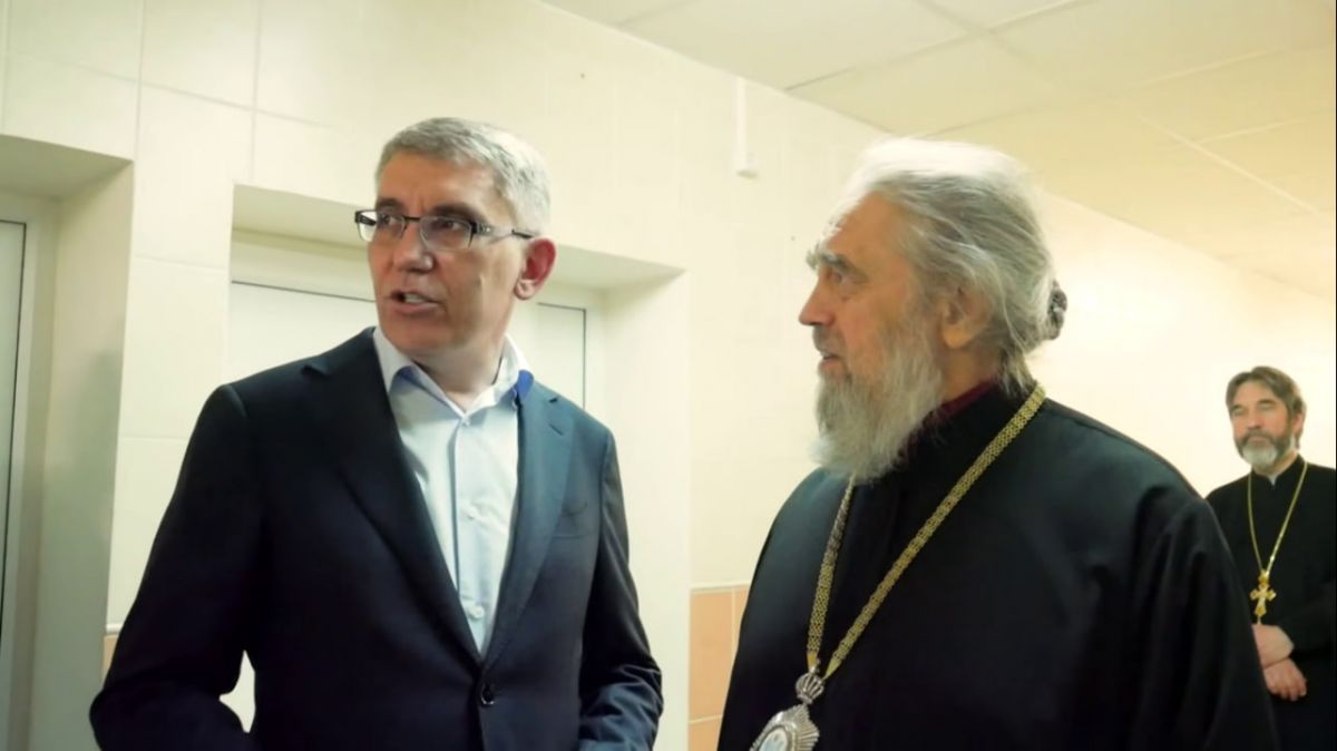 Дмитрий Миляев поздравил тульских бойцов СВО в госпитале с Пасхой Дмитрий Миляев поздравил тульских бойцов СВО в госпитале с Пасхой