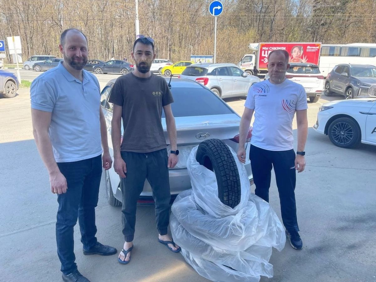 Алексей Ишутин и Александр Шахов оказали помощь волонтерской группе «Опора Тулы» Алексей Ишутин и Александр Шахов оказали помощь волонтерской группе «Опора Тулы»