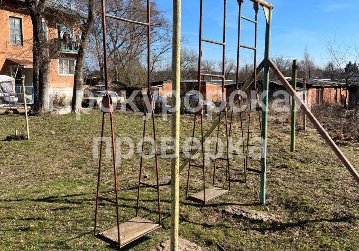 Тульская прокуратура обязала администрацию Липок привести в порядок детскую площадку Тульская прокуратура обязала администрацию Липок привести в порядок детскую площадку