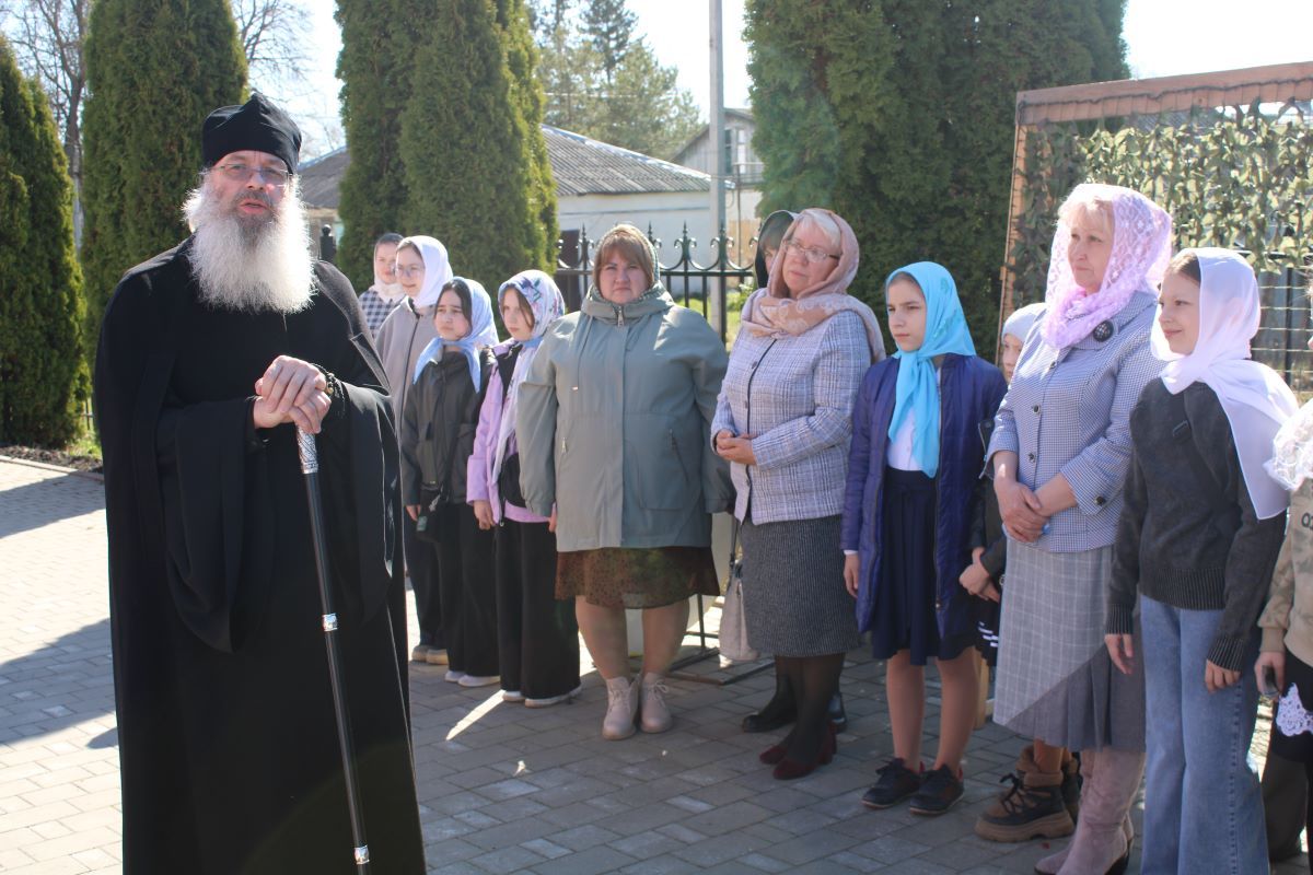 В Одоеве прошла пасхальная ярмарка в поддержку бойцов СВО В Одоеве прошла пасхальная ярмарка в поддержку бойцов СВО