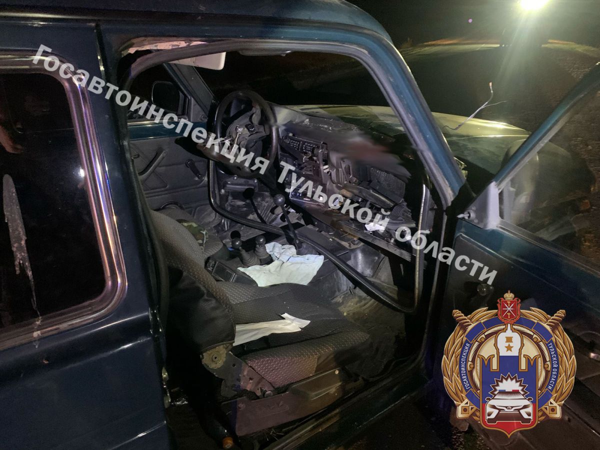 В Тульской области после столкновения машины с трактором погибли два человека В Тульской области после столкновения машины с трактором погибли два человека