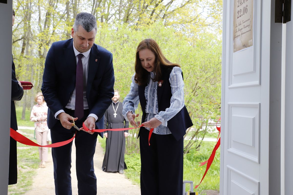 В Тульской области открылась выставка «За Льва Толстого! За Ясную Поляну! Смерть фашистам!» В Тульской области открылась выставка «За Льва Толстого! За Ясную Поляну! Смерть фашистам!»
