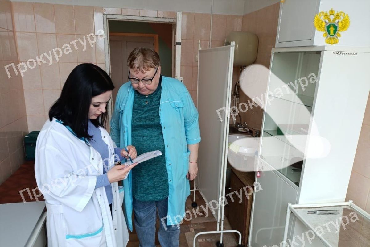 В медкабинете одной из школ Тульской области нашли просроченные лекарства В медкабинете одной из школ Тульской области нашли просроченные лекарства