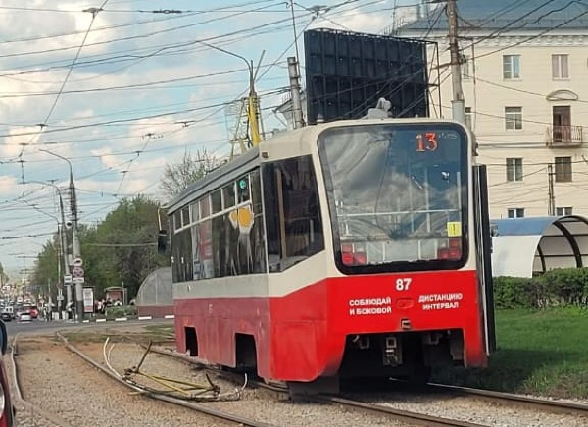 В Туле трамвай по маршруту 13 сбросил «рога»
