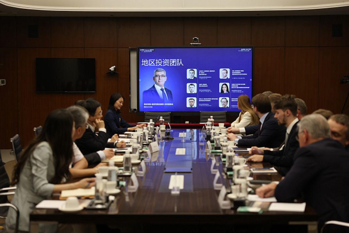 Дмитрий Миляев презентовал китайским компаниям экономический и туристический потенциал тульского региона Дмитрий Миляев презентовал китайским компаниям экономический и туристический потенциал тульского региона