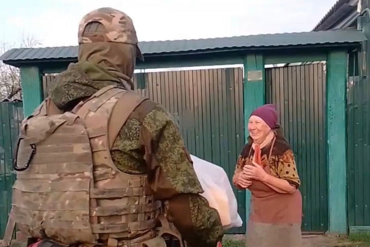 Тульские десантники доставляют гуманитарные грузы жителям Курской области Тульские десантники доставляют гуманитарные грузы жителям Курской области