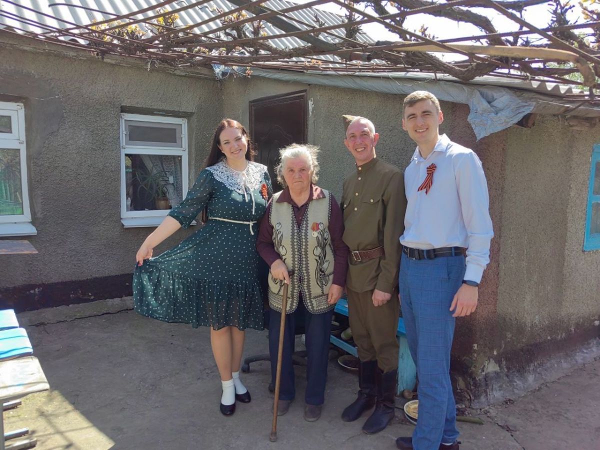 Делегация из Тульской области поздравила мариупольских ветеранов с наступающим Днем Победы Делегация из Тульской области поздравила мариупольских ветеранов с наступающим Днем Победы