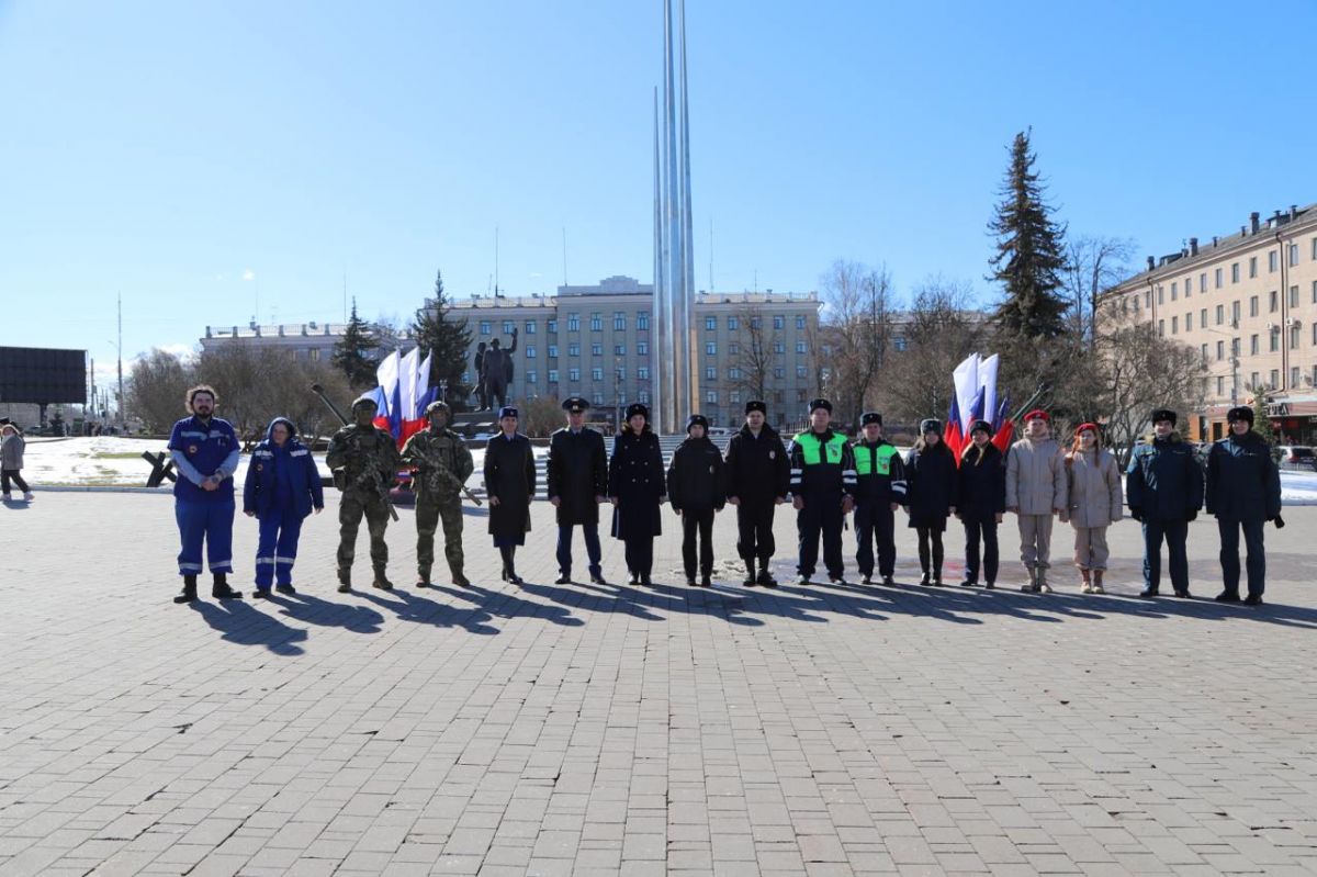 Сотрудники тульских ведомств почтили память погибших в Великой Отечественной войне минутой молчания