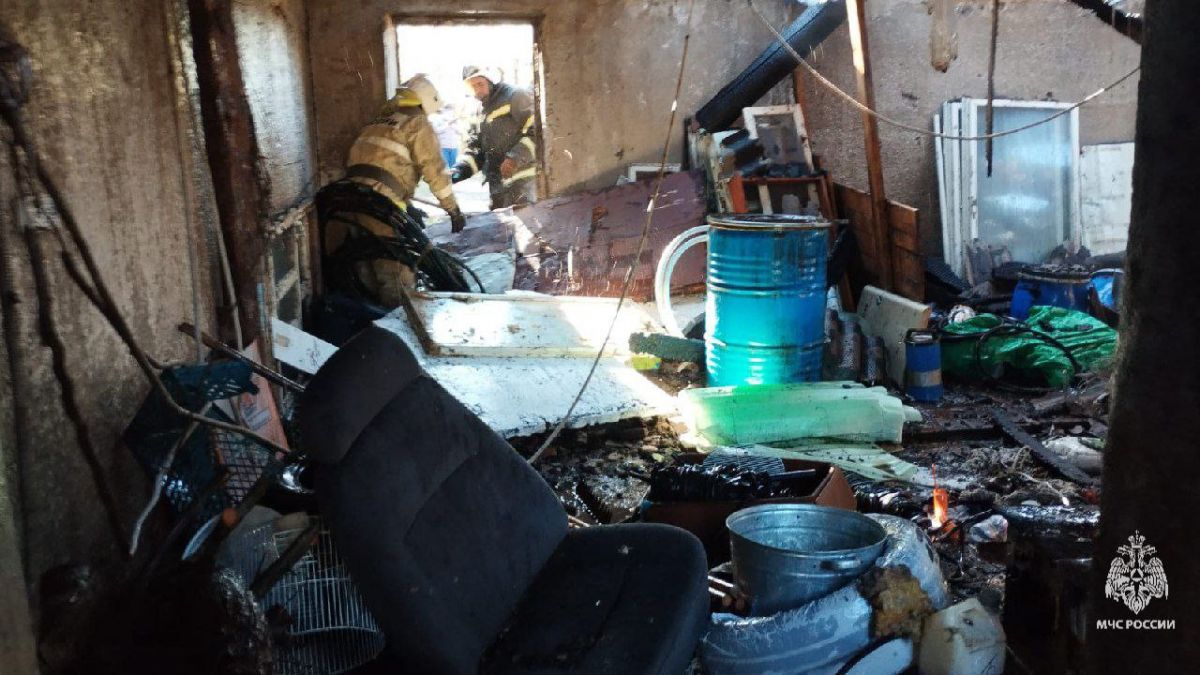 За сутки в Тульской области горели жилой дом, заброшка, сарай, гараж и автомобиль