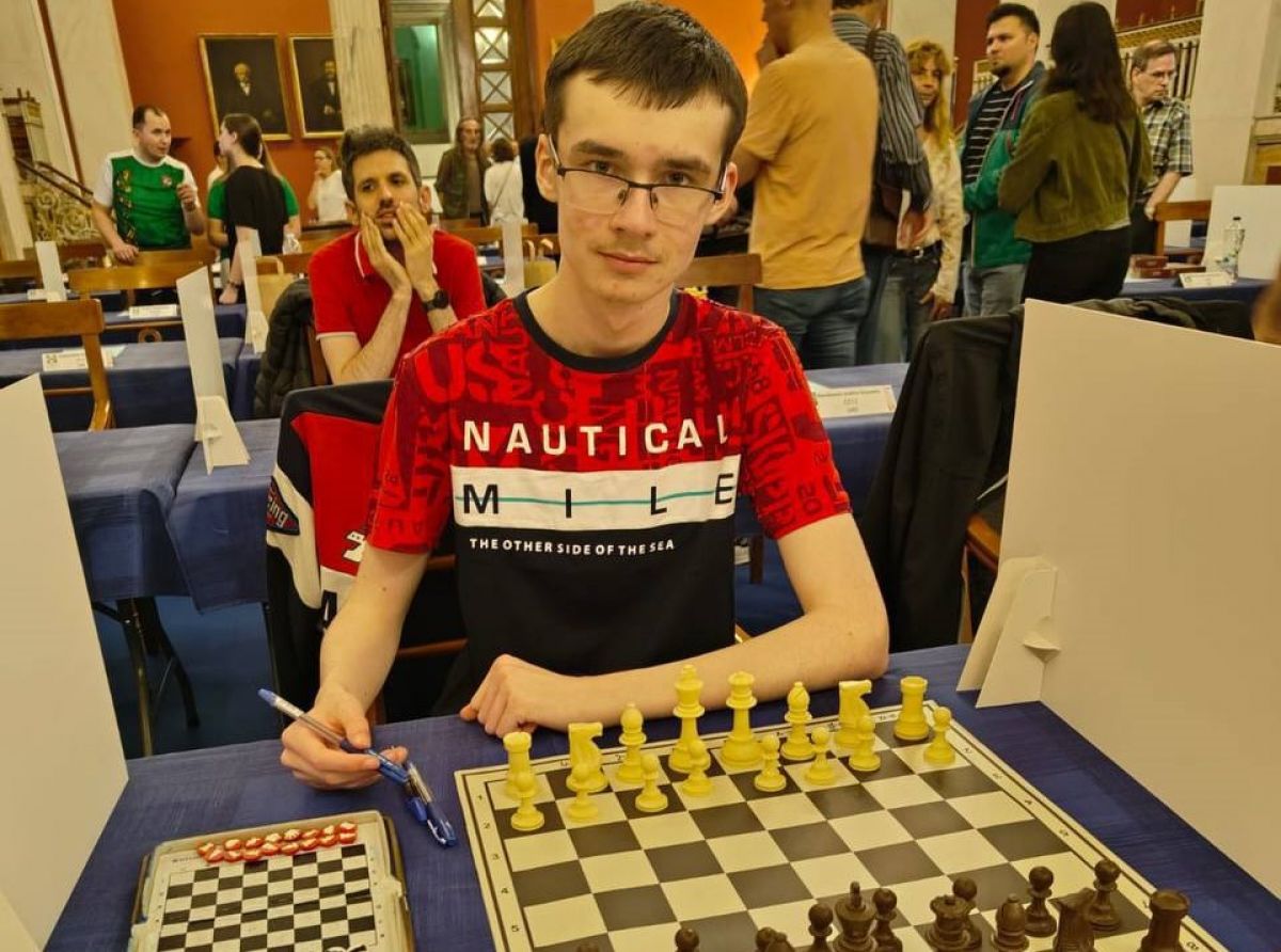 Дмитрий Миляев поздравил шахматиста Максима Харитонова с блестящими достижениями Дмитрий Миляев поздравил шахматиста Максима Харитонова с блестящими достижениями