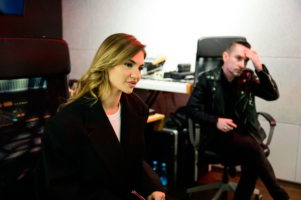 Певица SVETLAYA поделилась с жителями Тульской области секретами создания музыки Певица SVETLAYA поделилась с жителями Тульской области секретами создания музыки