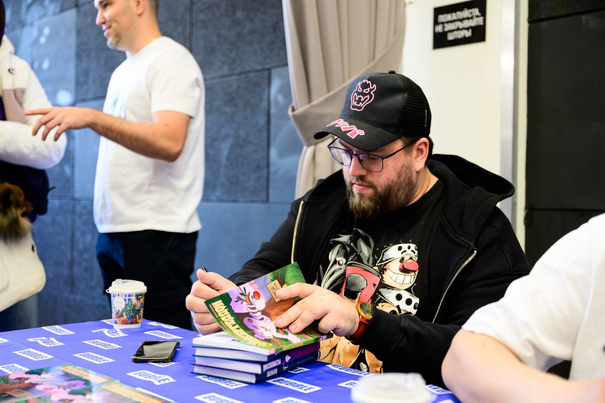 Главный редактор BUBBLE: «Российский комикс вбирает в себя все самое лучшее» Главный редактор BUBBLE: «Российский комикс вбирает в себя все самое лучшее»