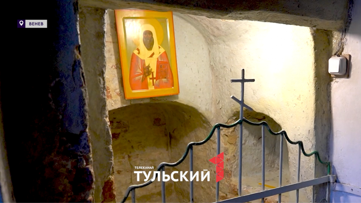 В Тульской области сохранился средневековый храм с каменным мешком для заключенных В Тульской области сохранился средневековый храм с каменным мешком для заключенных