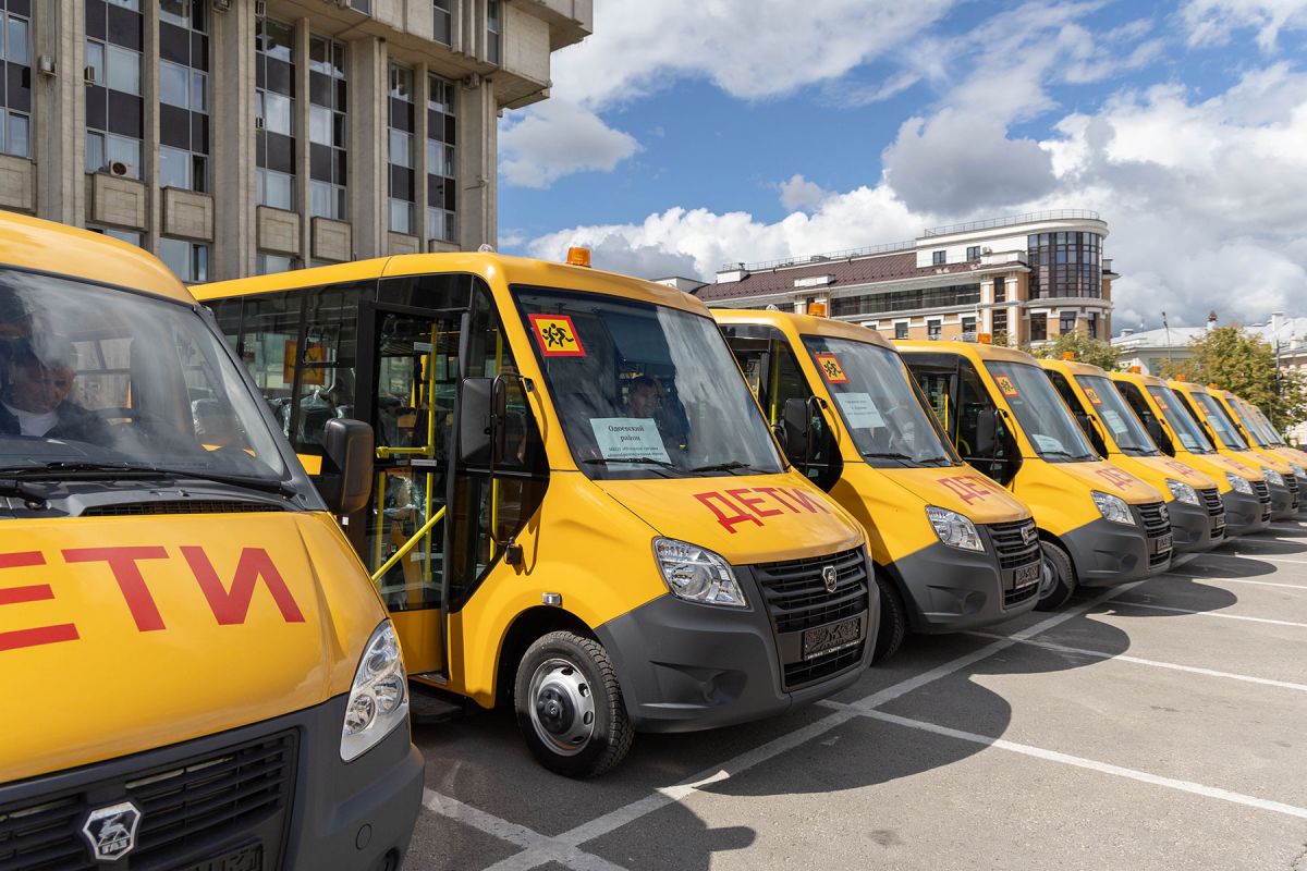 Школы Тульской области получили новые автобусы для перевозки детей