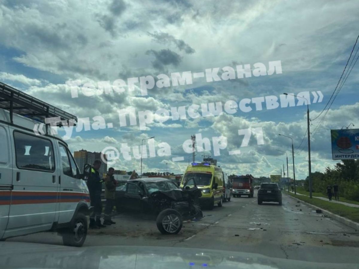 В Туле на Рязанке в тройном ДТП пострадала 14-летняя девочка