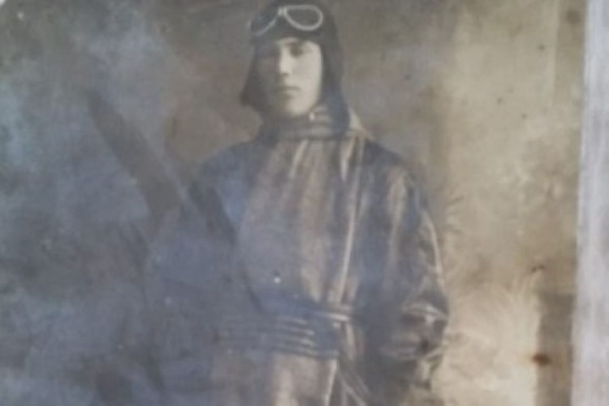 Владимир Путин на Аляске возложил цветы к могиле уроженца Тульской области Владимир Путин на Аляске возложил цветы к могиле уроженца Тульской области