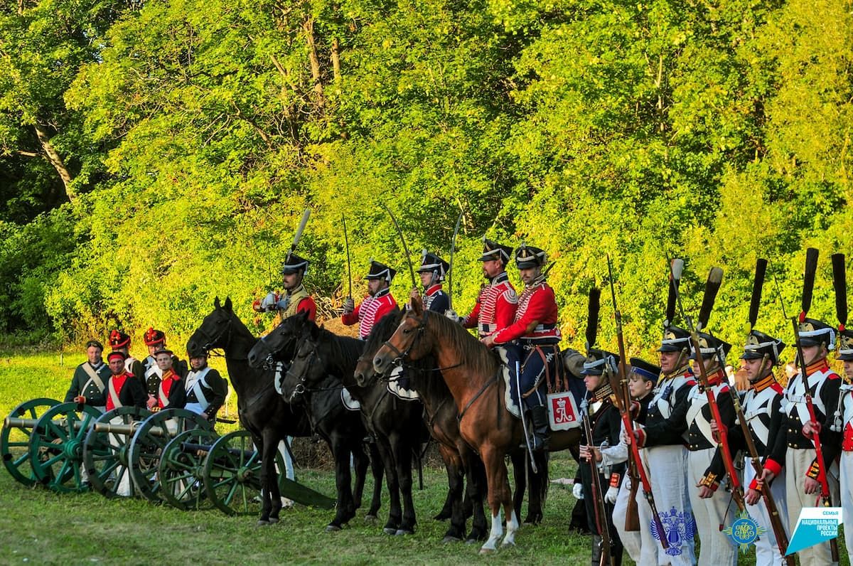 Реконструкцию «Битвы при Красном» покажут на фестивале «Война и Мир» в Тульской области Реконструкцию «Битвы при Красном» покажут на фестивале «Война и Мир» в Тульской области