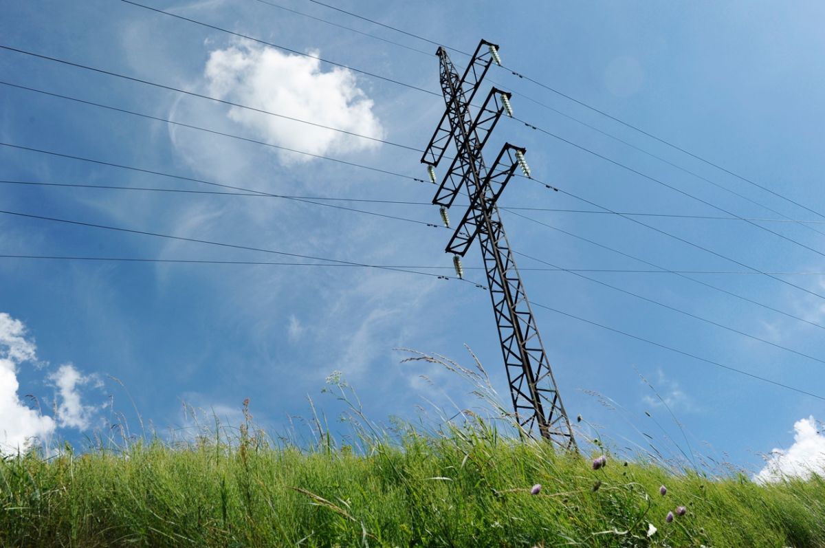 «Тулэнерго» напоминает о правилах электробезопасности вблизи оборванного провода «Тулэнерго» напоминает о правилах электробезопасности вблизи оборванного провода