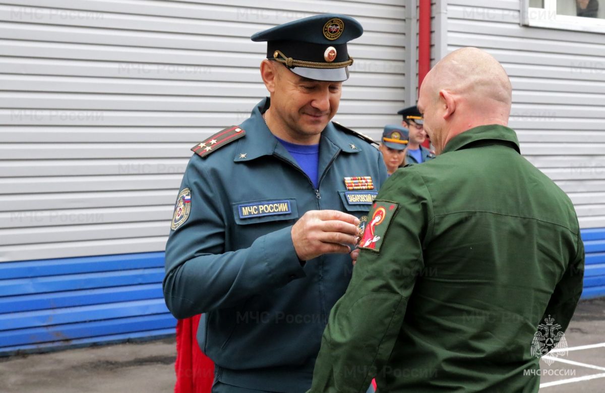 В Туле наградили участника СВО, который спас тонущего мужчину
