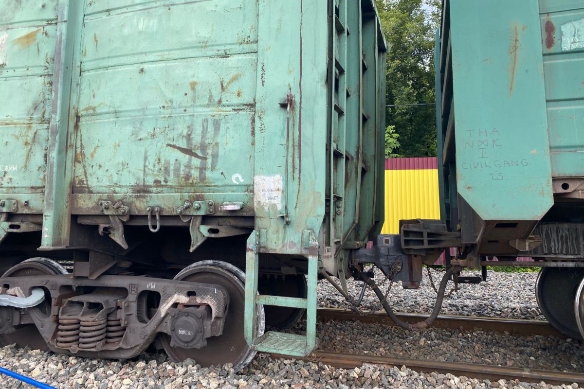 В Тульской области сошли с путей вагоны грузового поезда В Тульской области сошли с путей вагоны грузового поезда