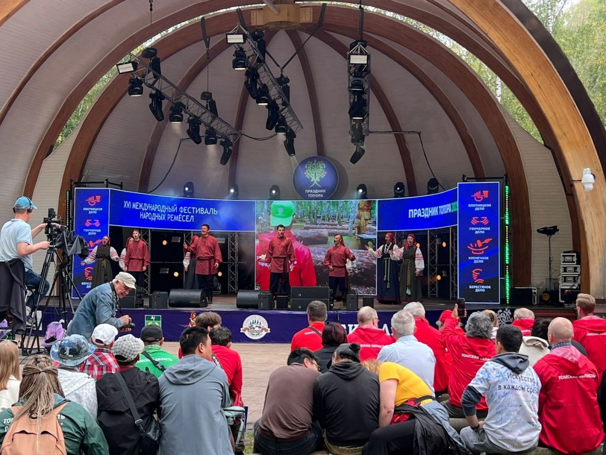 Скульптор из Тульской области стал призером «Праздника Топора» Скульптор из Тульской области стал призером «Праздника Топора»