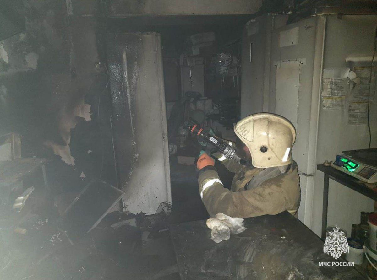 В Тульской области за сутки потушили пожар в 2-х зданиях В Тульской области за сутки потушили пожар в 2-х зданиях