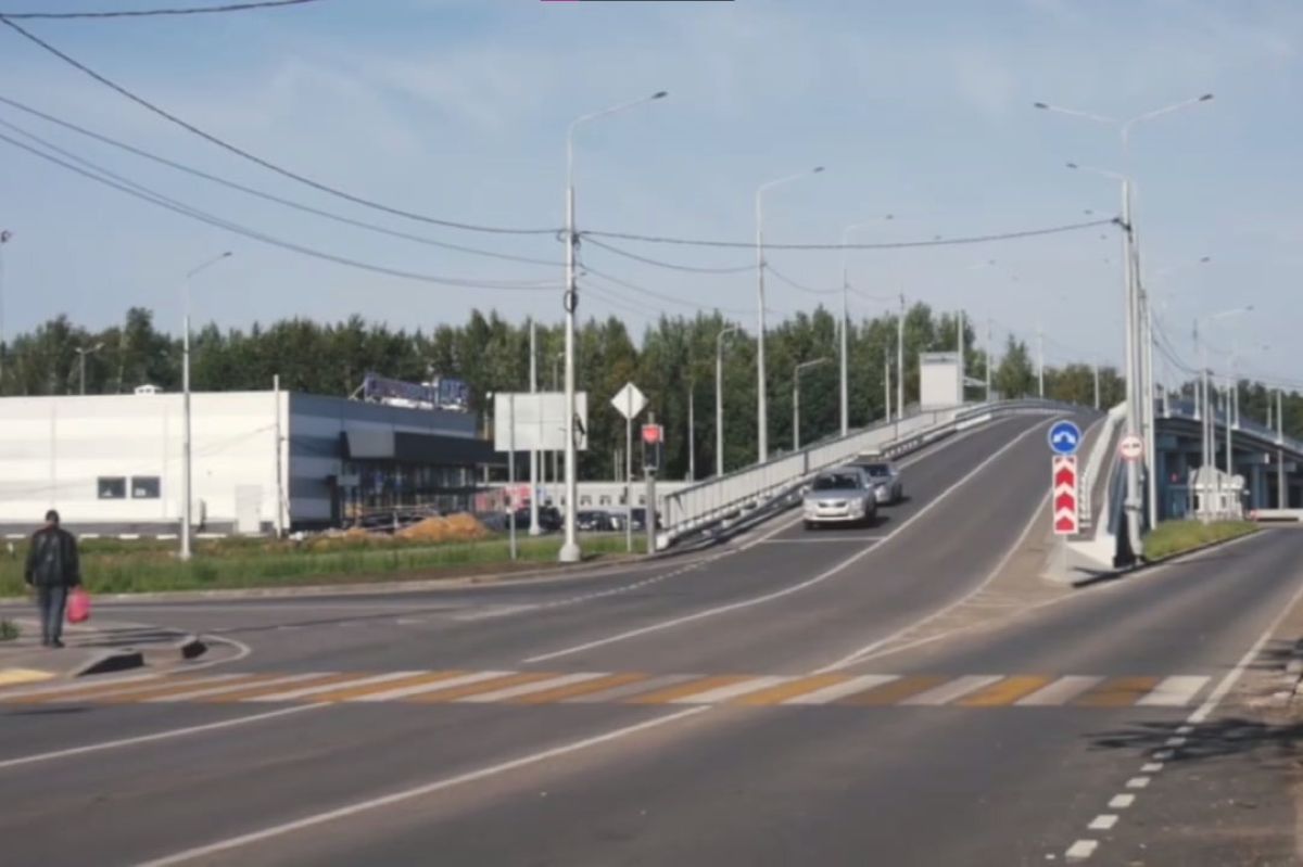 В Узловой Тульской области размышляют над схемой движения по «мосту мечты» В Узловой Тульской области размышляют над схемой движения по «мосту мечты»