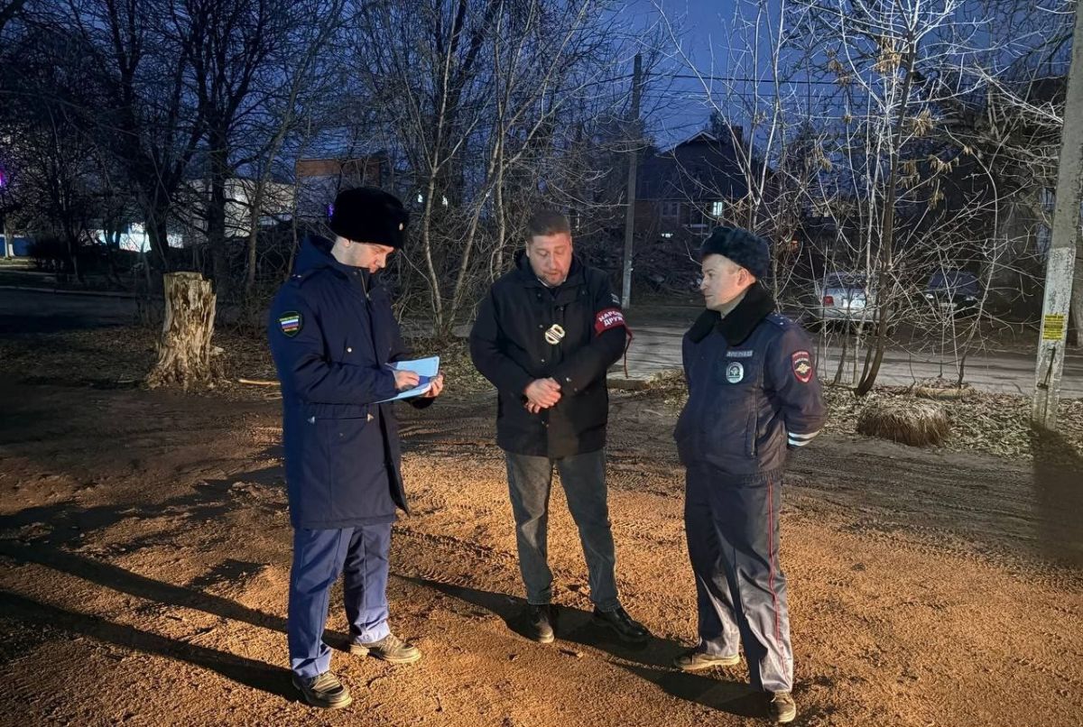 Жители Донского пожаловались на «дырявый» тротуар