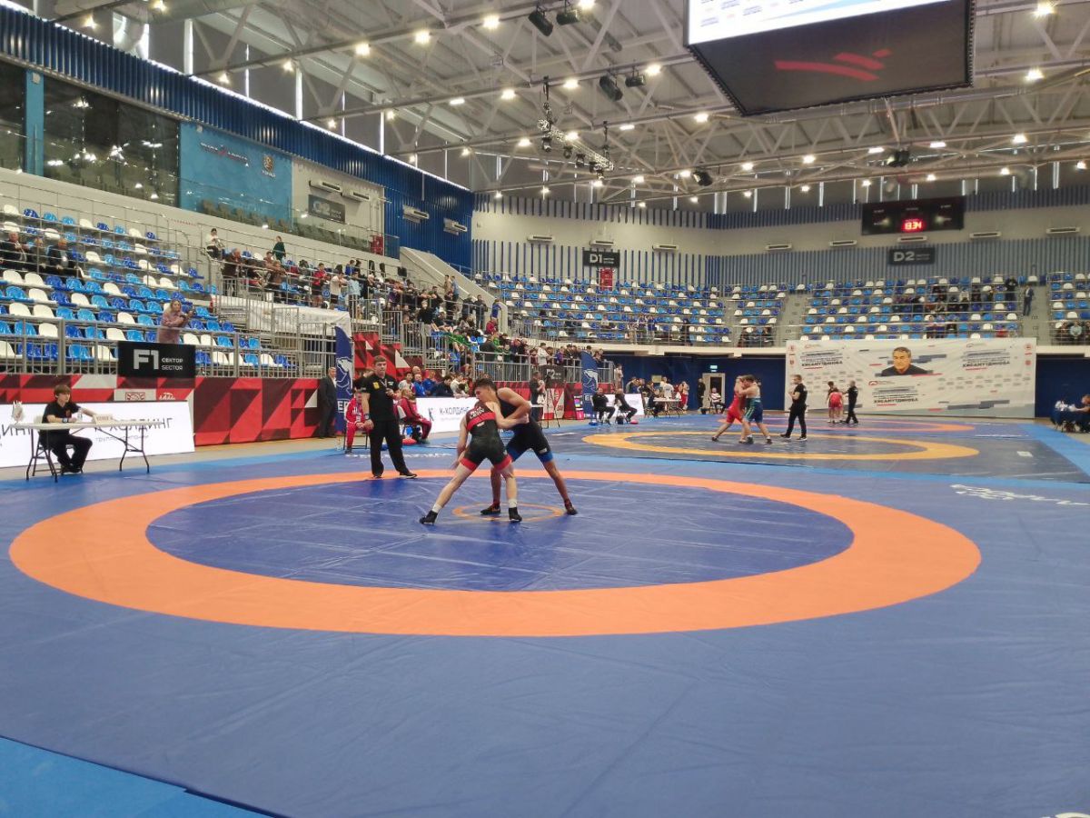 В Туле проходит турнир по греко-римской борьбе