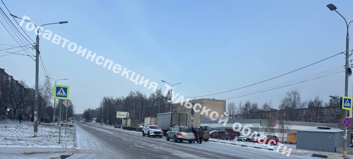 В Щёкине под колёса автомобиля попала 71-летняя пенсионерка В Щёкине под колёса автомобиля попала 71-летняя пенсионерка