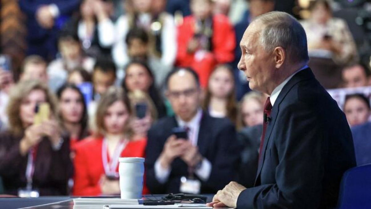 Владимир Путин поблагодарил глав регионов, в которых реализуют программу «Время героев» Владимир Путин поблагодарил глав регионов, в которых реализуют программу «Время героев»