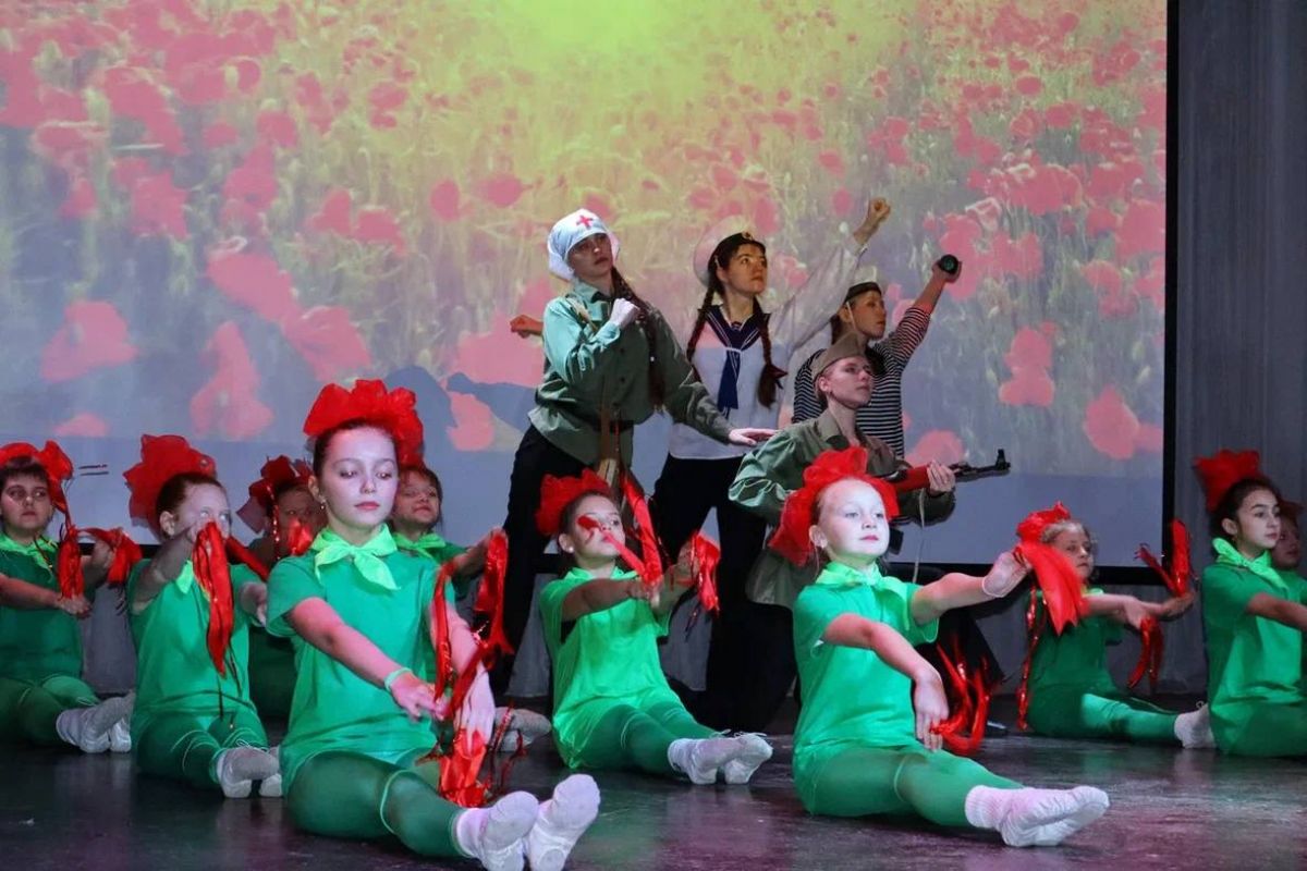 Юморист Александр Морозов провел благотворительный творческий вечер в Суворове