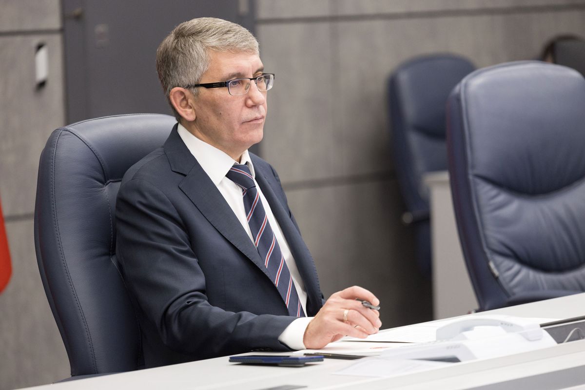 Дмитрий Миляев поздравил энергетиков с профессиональным праздником