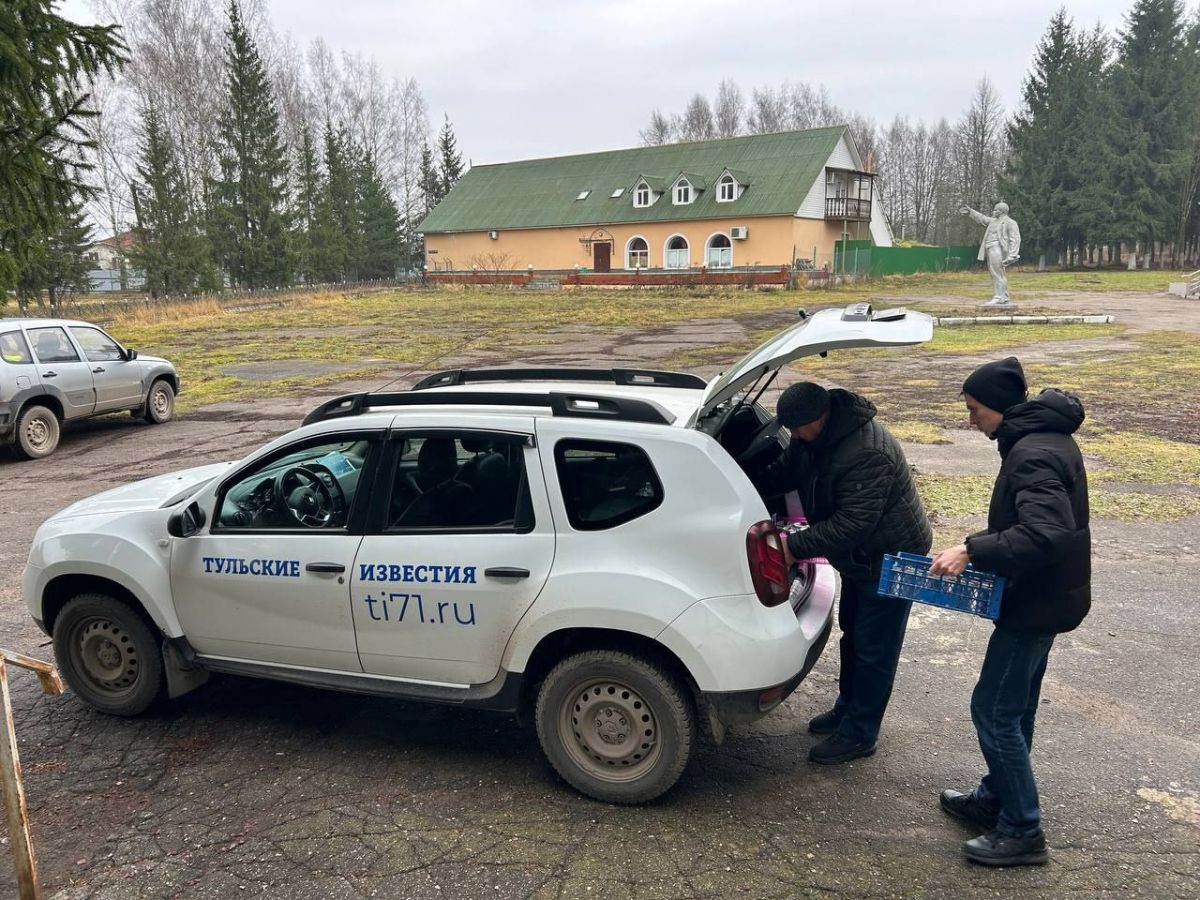 Воинам СВО переданы окопные свечи. изготовленные сельскими труженицами
