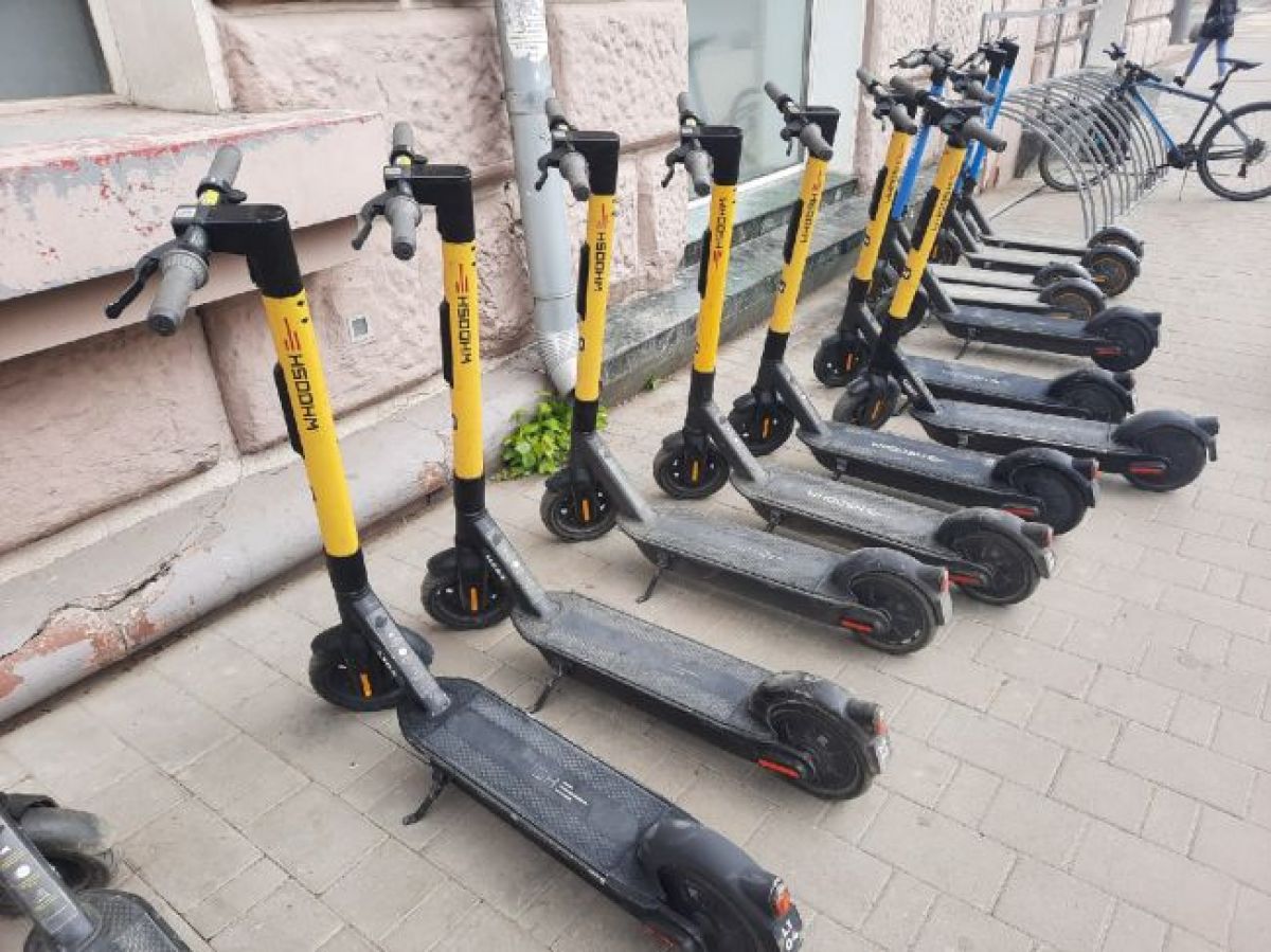 В историческом центре Тулы запретили эксплуатацию и стоянку электросамокатов В историческом центре Тулы запретили эксплуатацию и стоянку электросамокатов