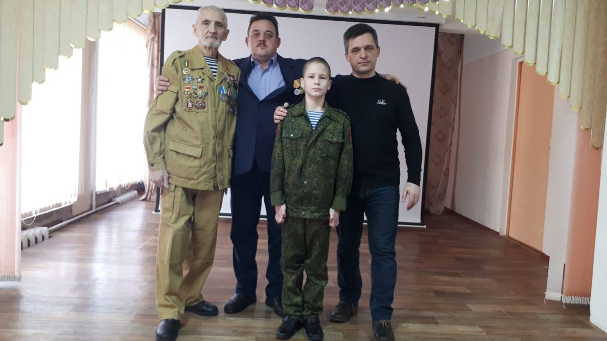 Фонд «Код Жизни» организовал встречу ветерана Афганской войны с кадетами из Щекинского района Фонд «Код Жизни» организовал встречу ветерана Афганской войны с кадетами из Щекинского района