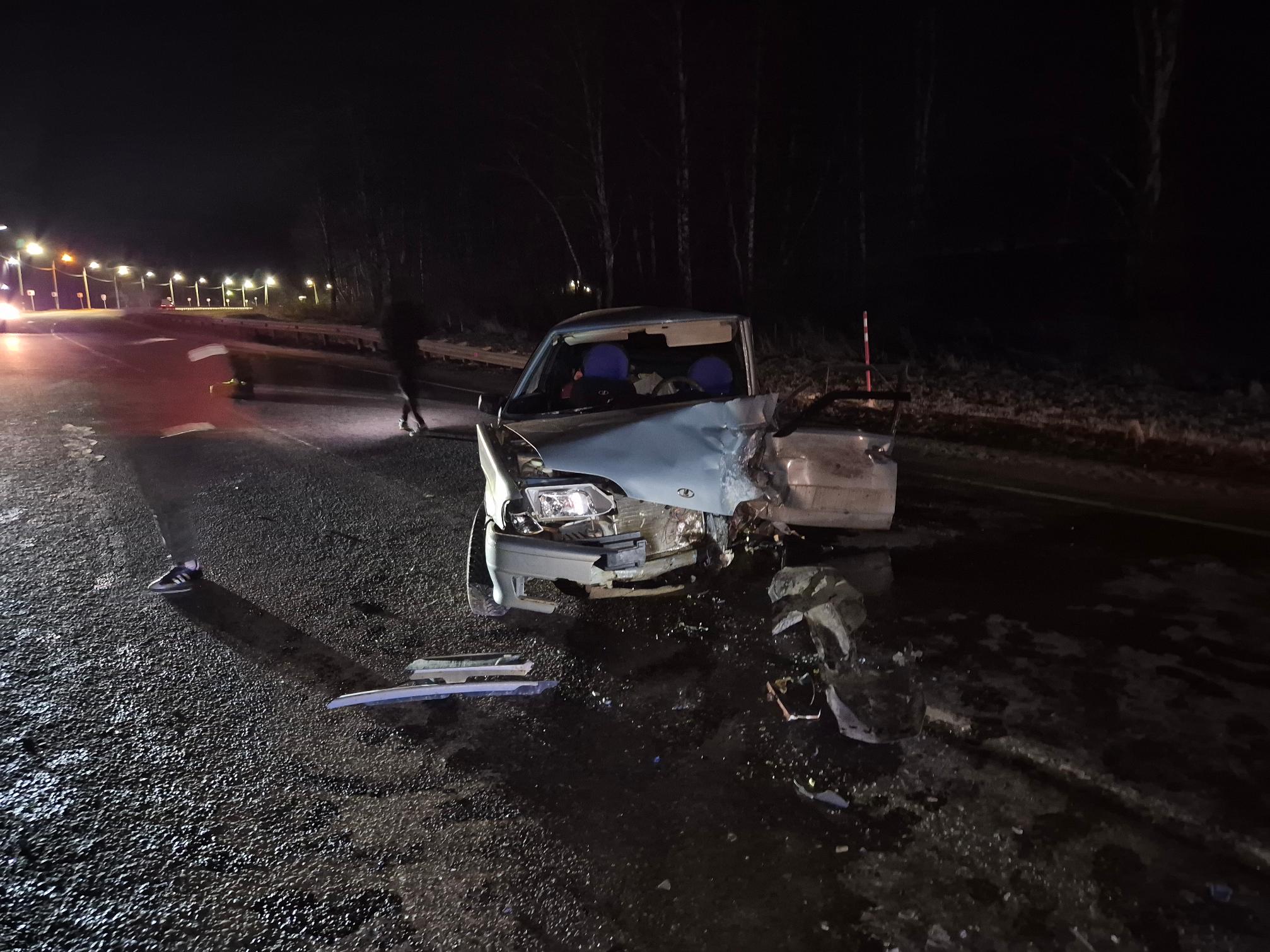 Выезд на встречную полосу стал причиной ДТП в Тульской области