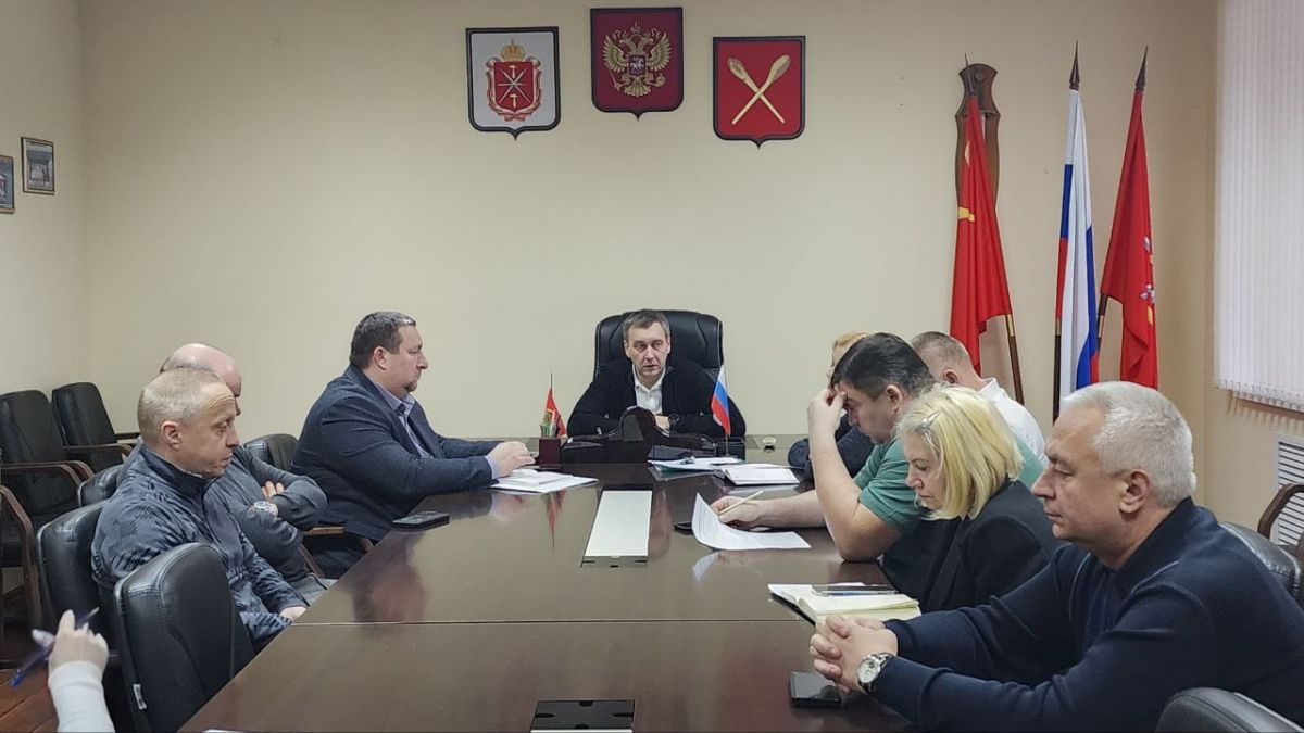 В Алексине управляющие компании проверят кровли домов на наличие повреждений после падения БПЛА В Алексине управляющие компании проверят кровли домов на наличие повреждений после падения БПЛА