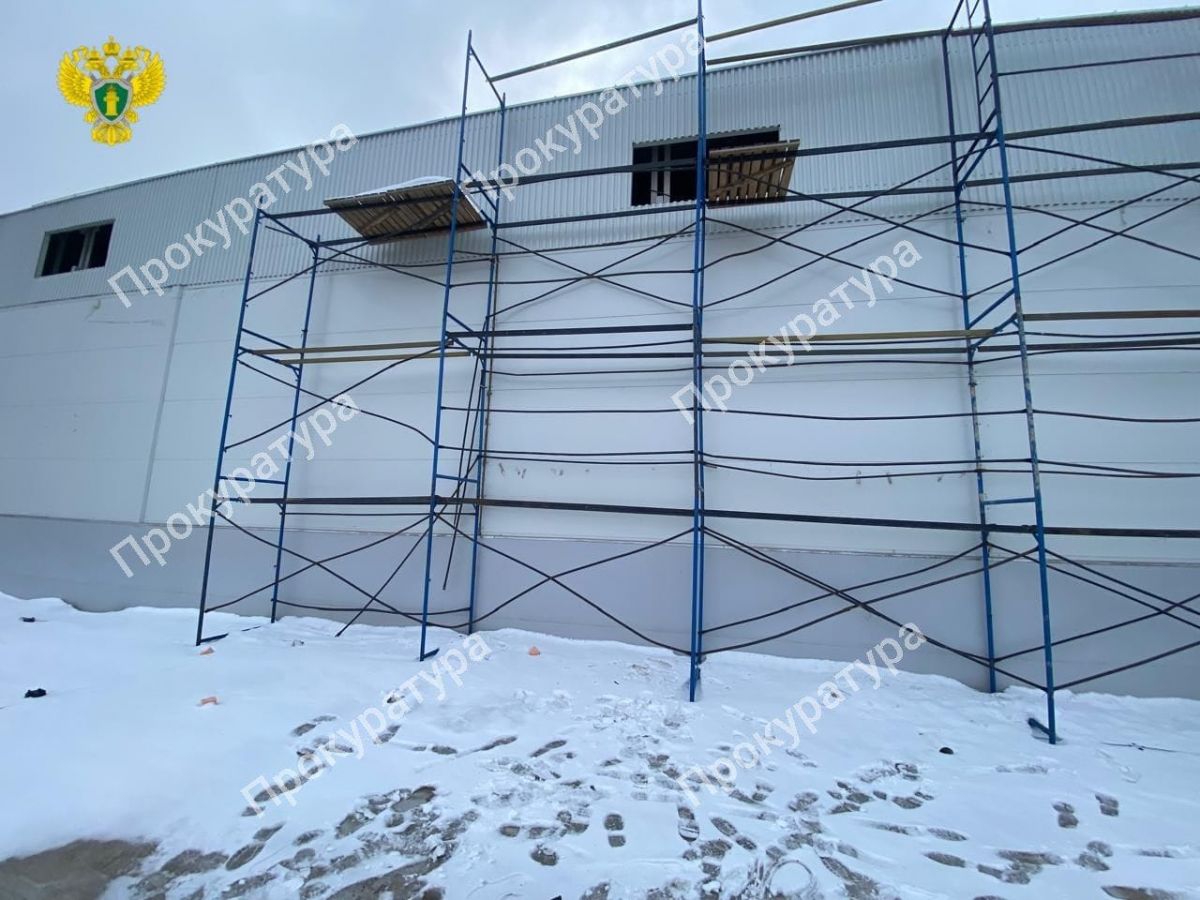 В Тульской области рабочий погиб после падения со строительных лесов В Тульской области рабочий погиб после падения со строительных лесов