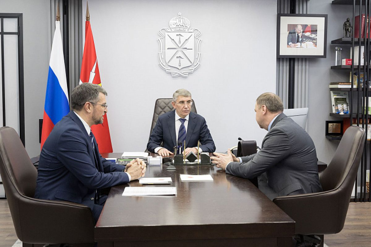 Губернатор Тульской области и директор макрорегионального филиала «Центр» ПАО «Ростелеком» обсудили цифровизацию региона Губернатор Тульской области и директор макрорегионального филиала «Центр» ПАО «Ростелеком» обсудили цифровизацию региона