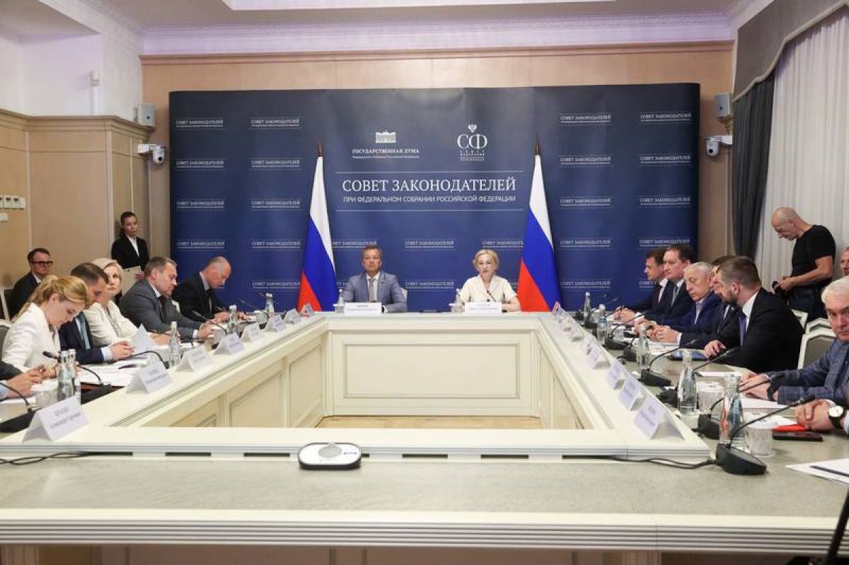 Андрей Дубровский предложил использовать опыт Тульской области по трудоустройству участников СВО Андрей Дубровский предложил использовать опыт Тульской области по трудоустройству участников СВО