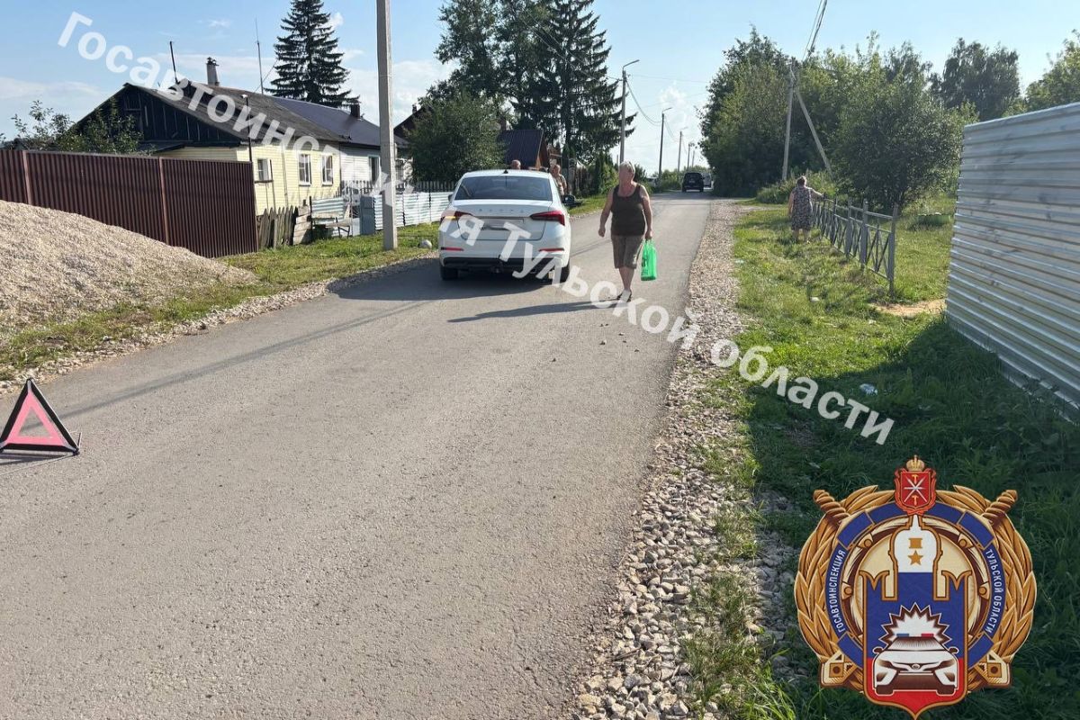В Щекине Тульской области иномарка сбила переходящего дорогу подростка