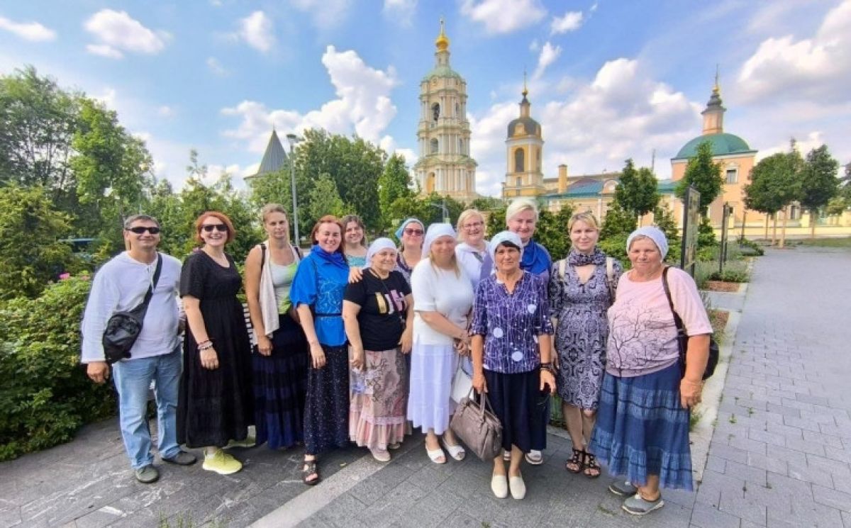Для волонтеров, помогающих бойцам СВО, организована паломническая экскурсия Для волонтеров, помогающих бойцам СВО, организована паломническая экскурсия