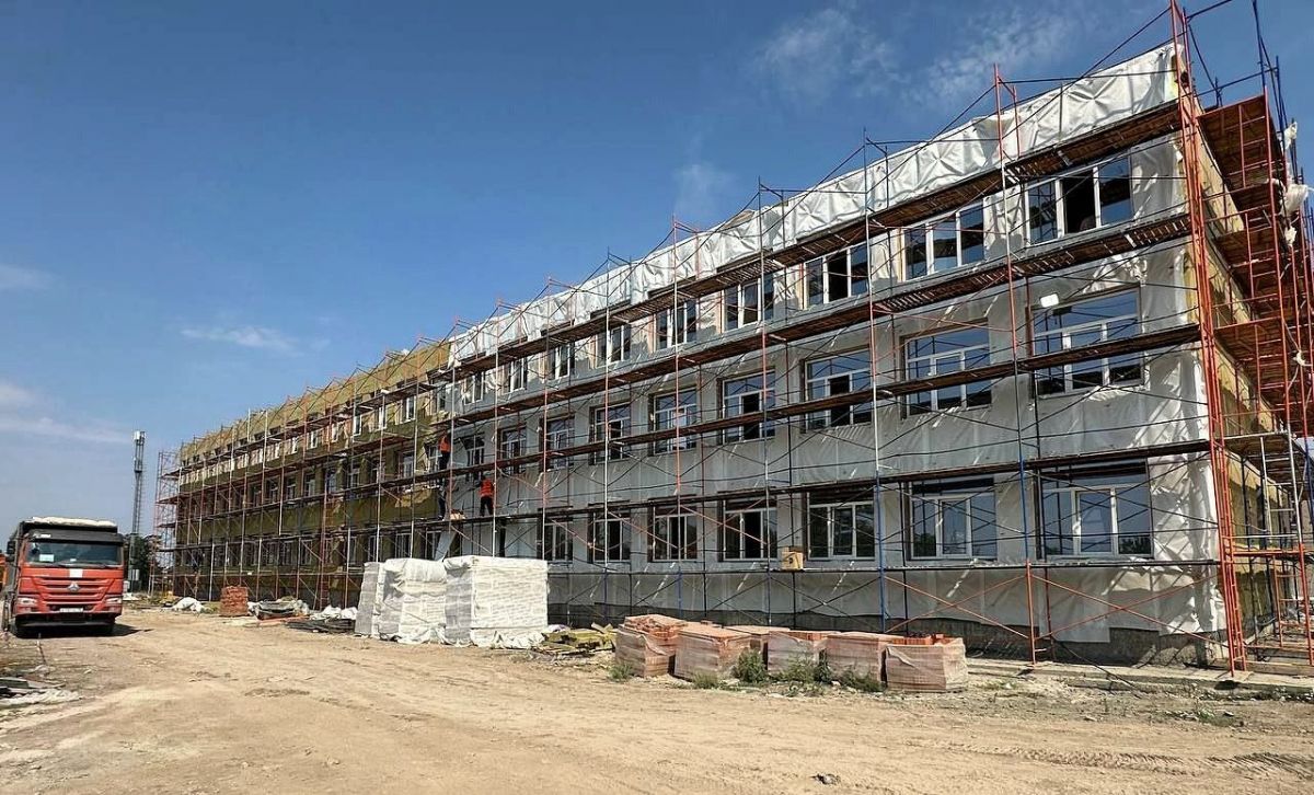 Туляки восстанавливают школу в Мариуполе