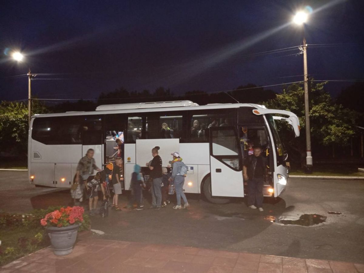 В Тульскую области приехали школьники из ЛНР В Тульскую области приехали школьники из ЛНР