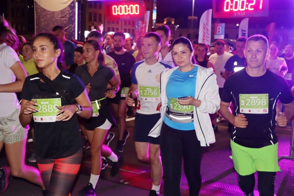 Несколько тысяч человек решили пробежаться по Туле ночью